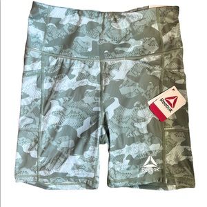 *NWT* Reebok Biker Shorts With Pockets